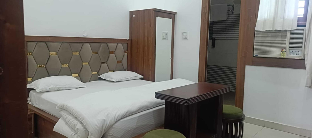 Room 4, Sagar Ratna, Mathura