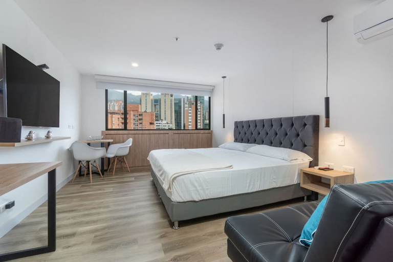 Room 1, Go Living Suites - 1207, Medellín