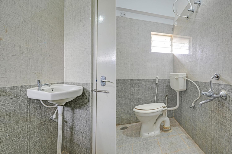 Bathroom, Hotel O Sri Ranga Boarding & Lodging, Bangalore