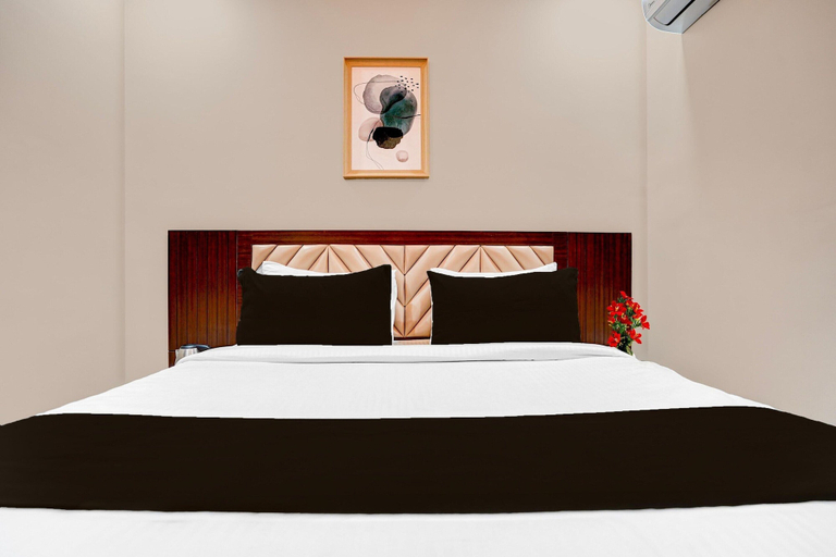 Room 2, Townhouse Oak Alwar Railway Station, Alwar