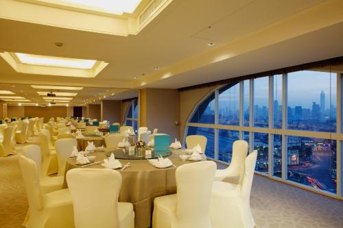 Others 5, The Quarter Hualamphong by UHG