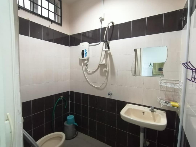 Bathroom, Promenade Homestay 2, Dungun
