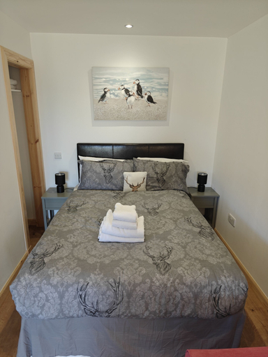 Bedroom 2, Pleasant Point Holiday Cottages, Highland