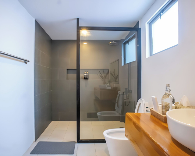 Bathroom 4, Villa Kalachuchi Bohol, Panglao