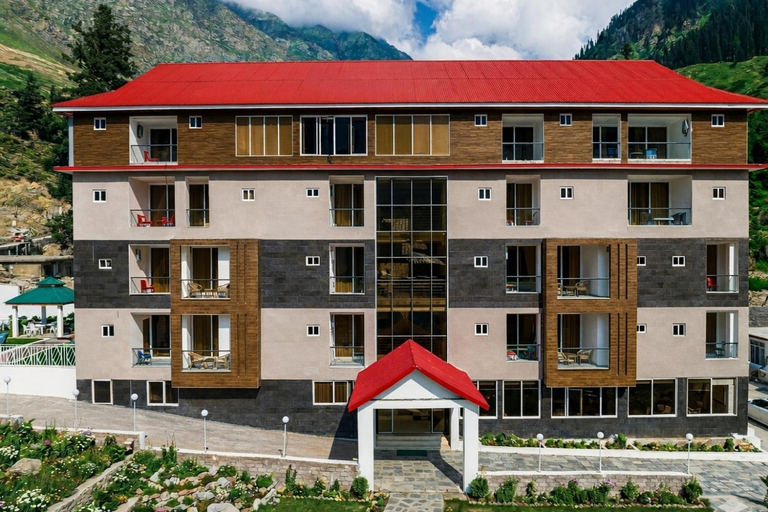 Exterior & Views