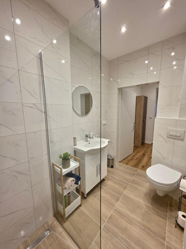 Bathroom 2, Ferienwohnung "Wohnung in Haus", Neunkirchen