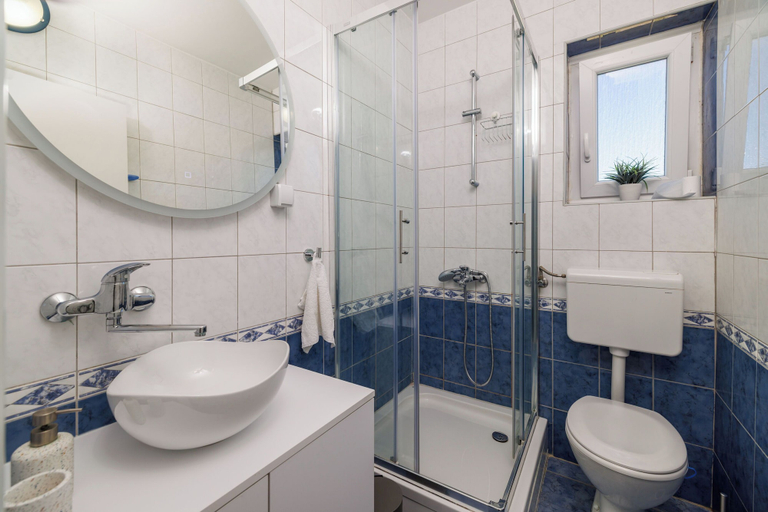 Bathroom 4, Apartments San, Crikvenica