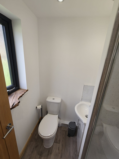 Bathroom 3, Pleasant Point Holiday Cottages, Highland