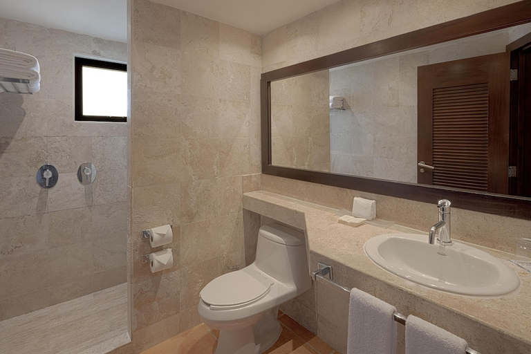 Bathroom 5, Catalonia Riviera Maya All Inclusive, Cozumel