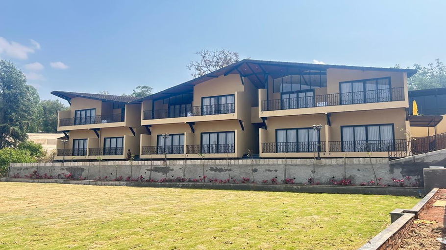 Executive lounge, DEL LUUNA, Satara