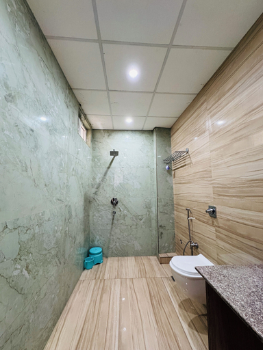 Bathroom 4, Hotel Krishna Continental, Kaushambi