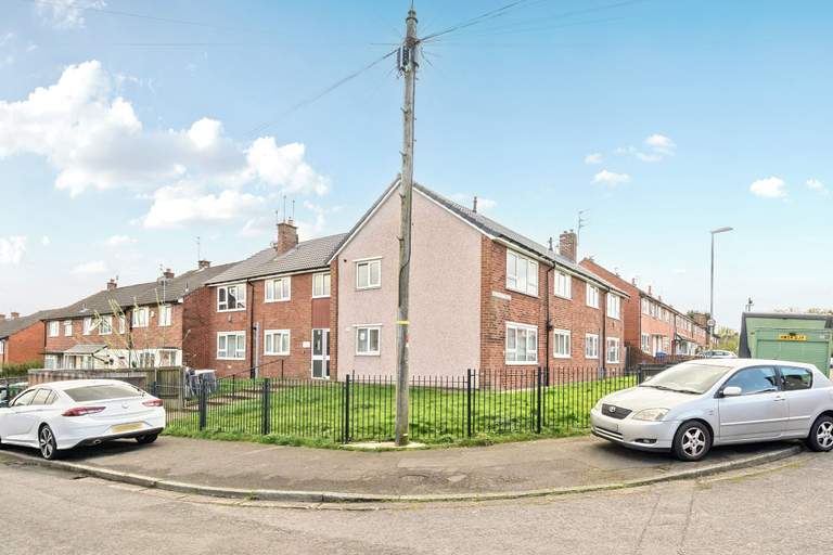 Exterior 2, Charming Middleton Apartment Sleeps 2, Rochdale