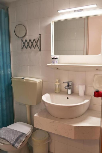 Bathroom 5, malia boutique studios, Crete