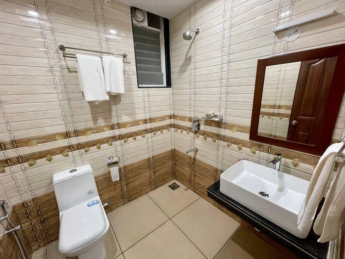Bathroom 3, Palm Paradise Resort, North Goa