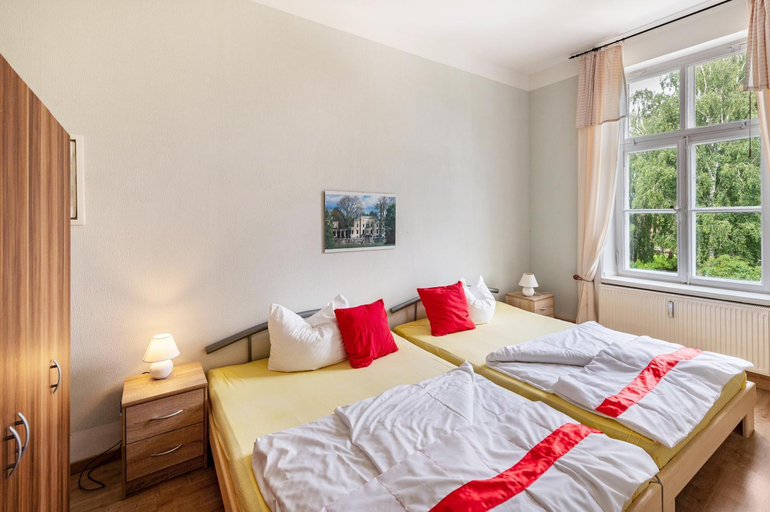 Bedroom 2, Herrenhaus Marienhof, Rostock