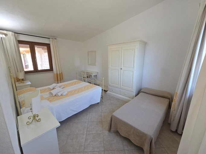 Bedroom 2, NIOLEO - Apartments and Pool, Nuoro