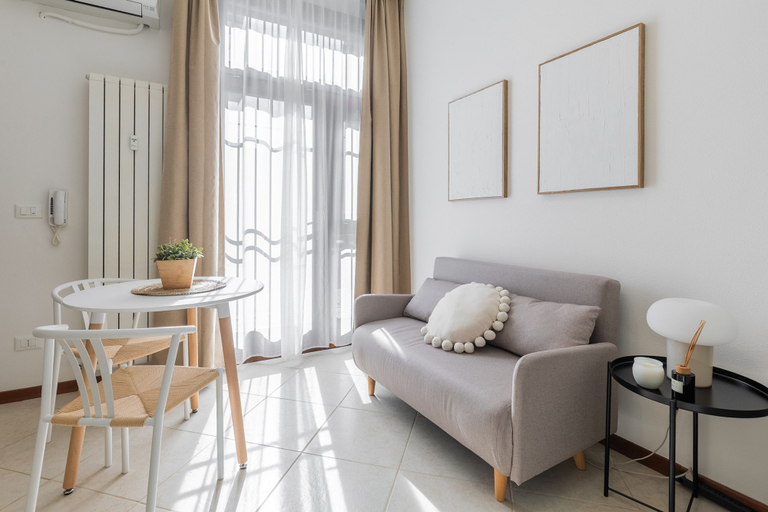 Room 1, Light-Filled Flat by Wonderful Italy, Bologna