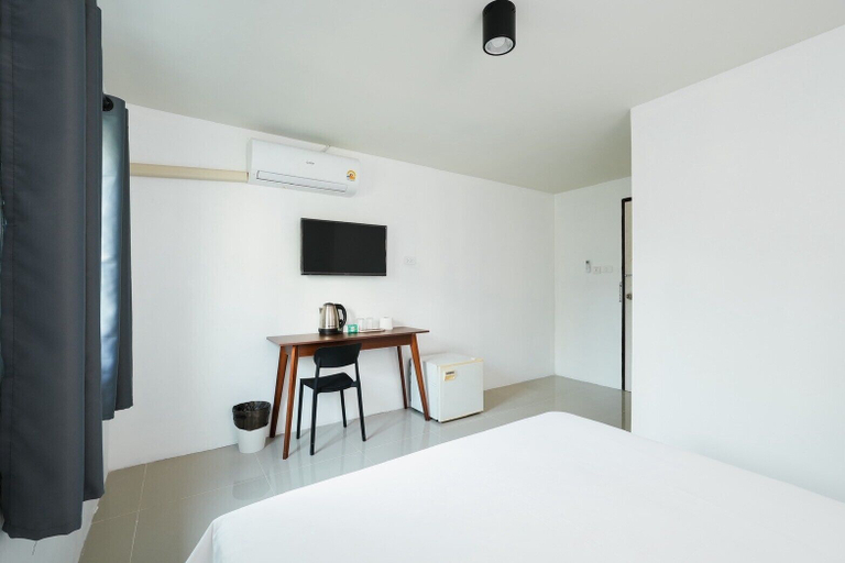 Room 5, Sleep Pop Ekkamai 42, Khlong Toey