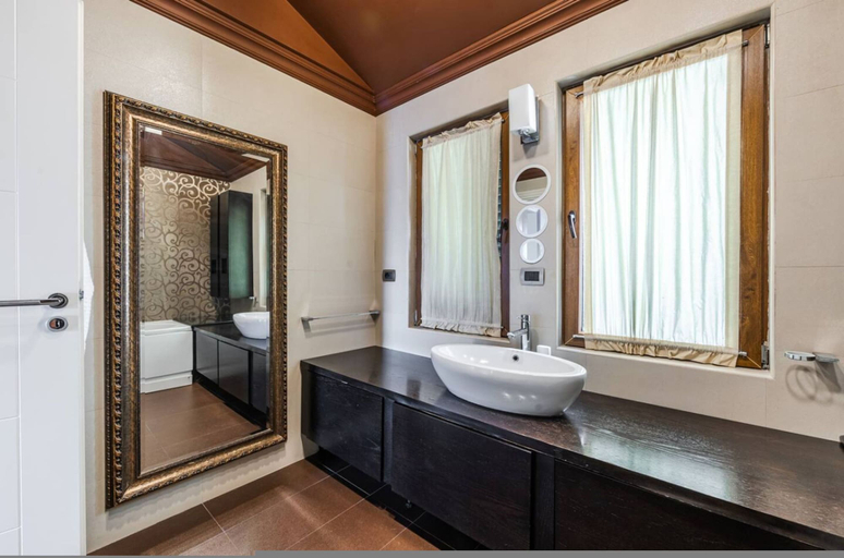 Room 4, Tranquility Villa With Pool Private Garden BBQ, Tiranës
