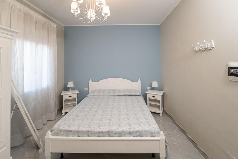 Bedroom 2, Five Apartment B&B, Agrigento