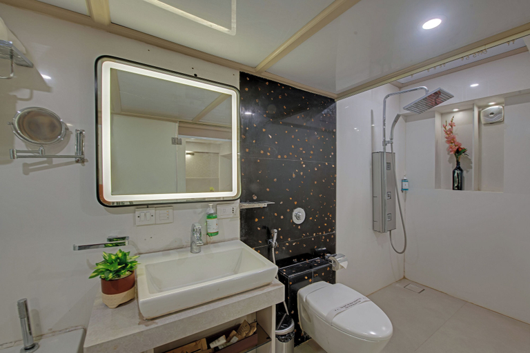 Bathroom 3, Comfort Inn Metropolis, Mumbai Suburban