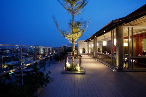 Others 4, The Quarter Hualamphong by UHG