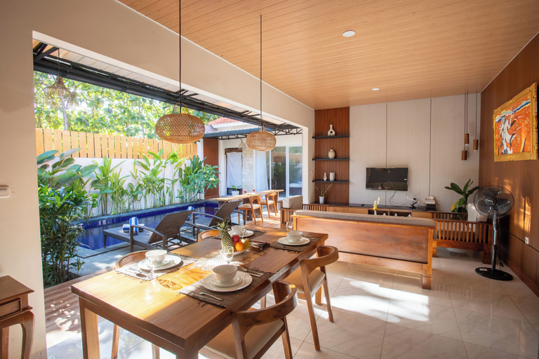 Outdoor dining, Villa Casa de Sonya, Badung