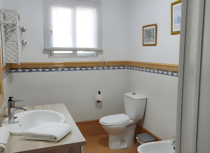 Bathroom, Chalet con Piscina Privada y Barbacoa Jerez ideal para familias, Cádiz