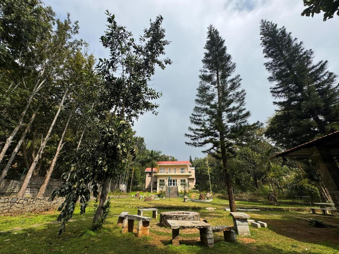 Others 5, Temple Tree Residence, Vellore