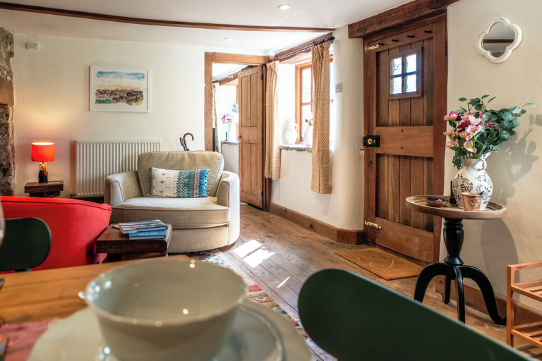 Living area 4, Beautiful Two BD Cottage in Oxfordshire, Oxfordshire