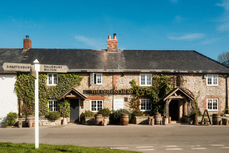 Exterior & Views 2, The Queen's Head, Wiltshire