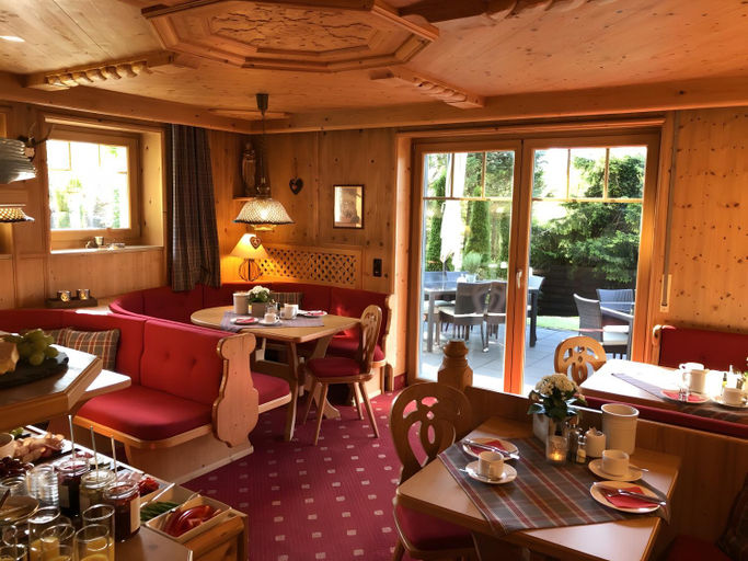 Food & Drinks, Gastehaus Tanneck mit Hallenbad, Traunstein