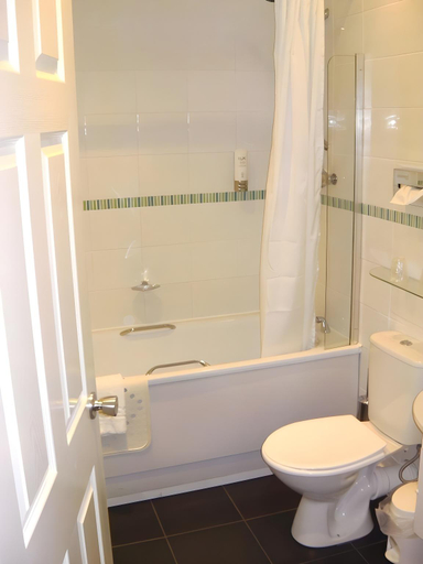 Bathroom 3, Caledonian Hotel, Newcastle upon Tyne