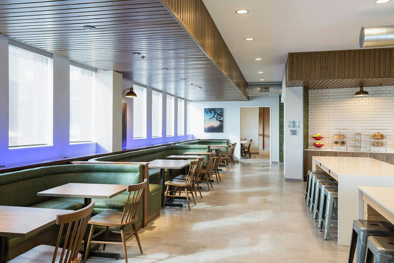 Food & Drinks 5, Fairfield Inn & Suites by Marriott Des Moines Downtown, Polk
