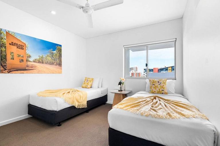 Room 2, Zen Crystal Tide Balcony - Pool - Gym - Seaview, Darwin