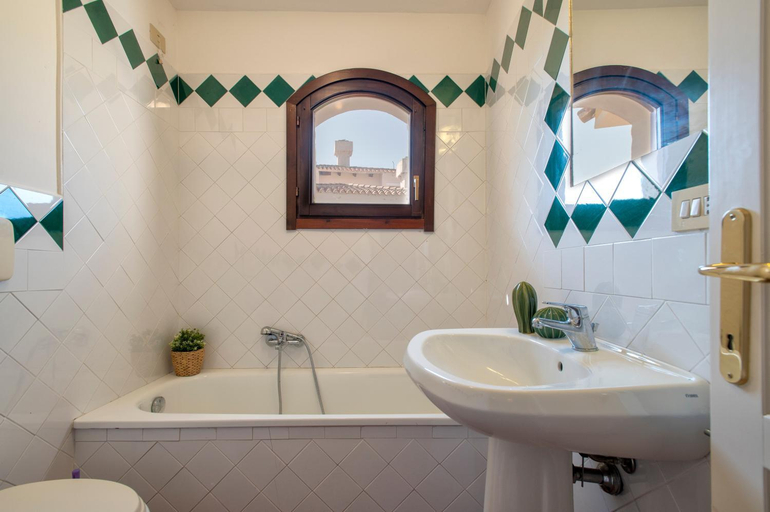 Bathroom 3, Villa Giada, Sassari