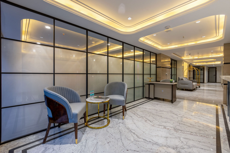 Lobby sitting area 3, Anu Plaza-5Mins from Connaught Place, Delhi