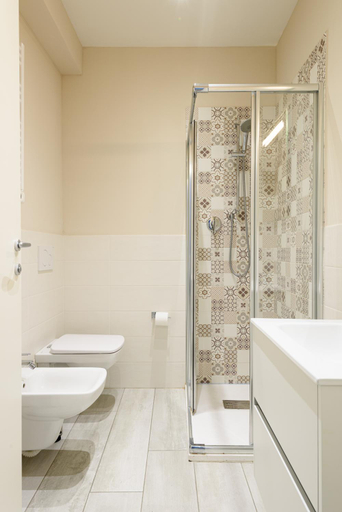 Bathroom 2, Sogna Firenze apartments, Florence