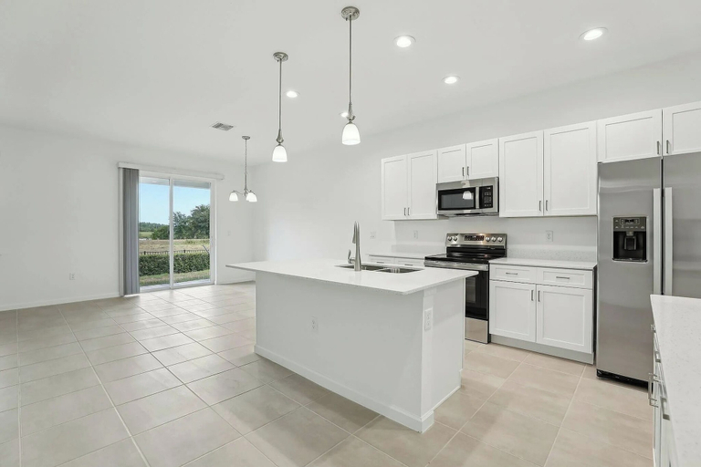 Private kitchen 2, Kissimmee Oasis 4BR House Pool & Sleeps 8, Osceola