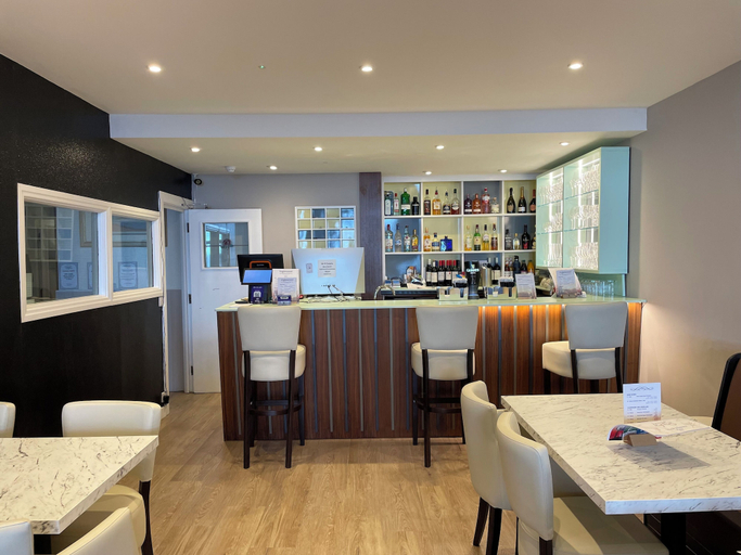 Food & Drinks, Opul Express, Douglas