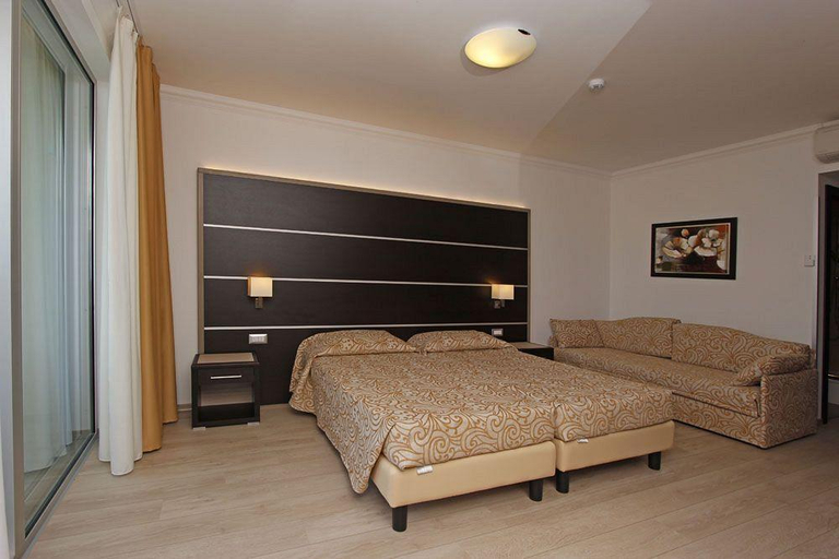 Bedroom 4, Hotel Bazzanega, Brescia