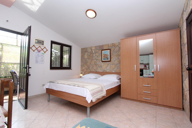 Bedroom 2, Apartments Marlina, Rovinj
