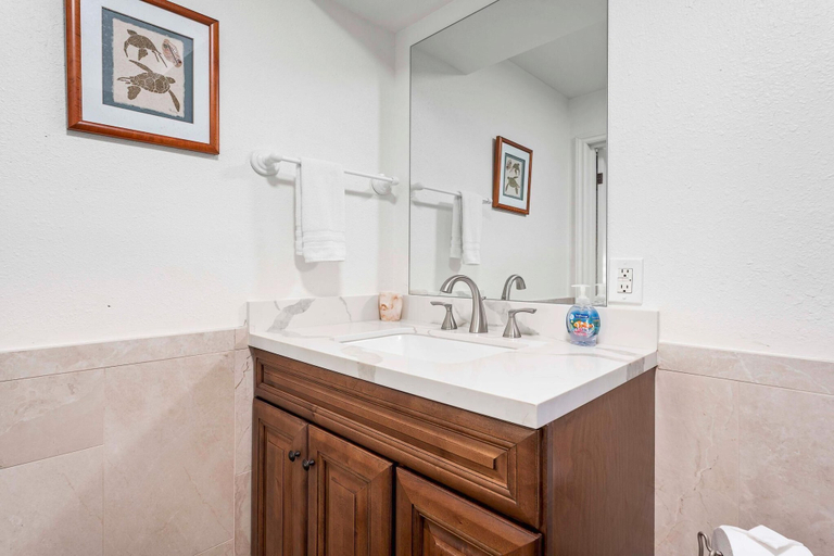 Bathroom 5, Hale Lani, Hawaii