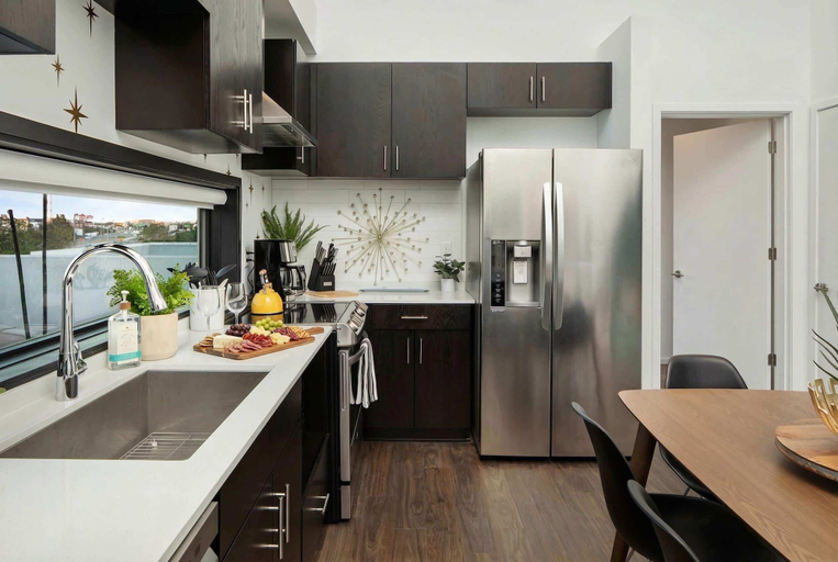 Room 2, New Walk to Gulch - Private Penthouse Pool Deck Views, Davidson