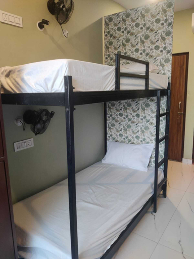 Room 3, NS BACKPACKERS HOSTEL, Chandauli