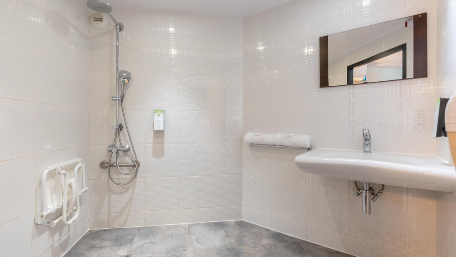 Bathroom 4, Campanile PRIME - Paris Gennevilliers Barbanniers, Hauts-de-Seine