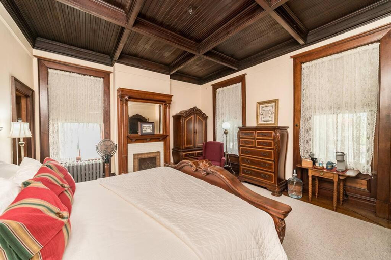 Bedroom 2, One of These Nights - King Sized Bed - Sleeps 2, Lynchburg