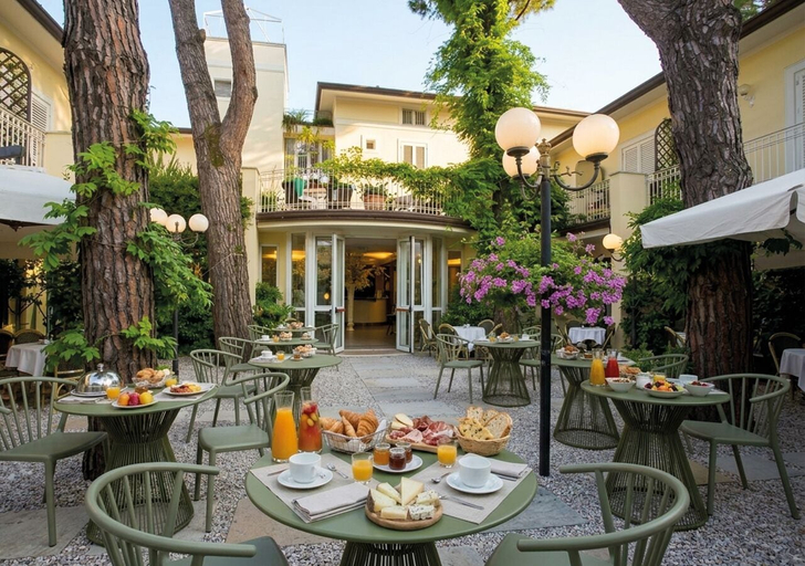 Food & Drinks 5, JR Resort Logos Forte dei Marmi, Lucca