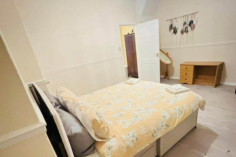 Room 2, Pets - Parking - Patio - Wifi - Sleeps 4, Durham