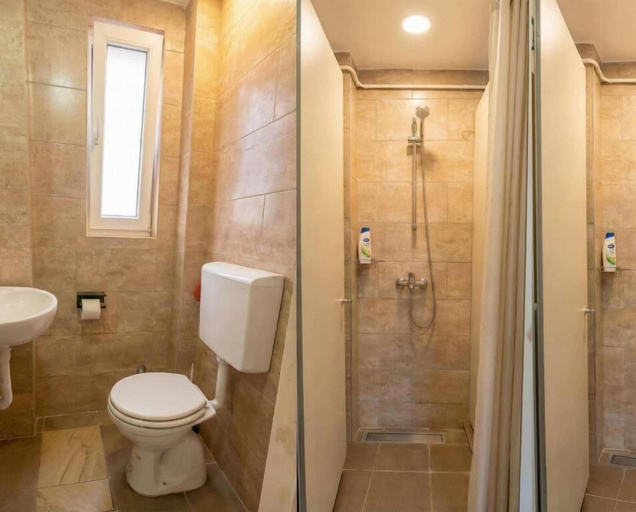 Bathroom 5, BGD Downtown Hostel, Belgrade
